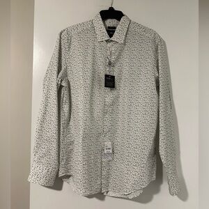 NWT Men's Size Medium Kenneth Cole Awareness Button Down Collared Dress Shirt